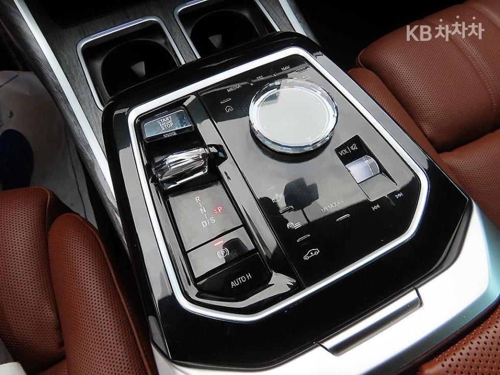 BMW 7er — miniaturë 11