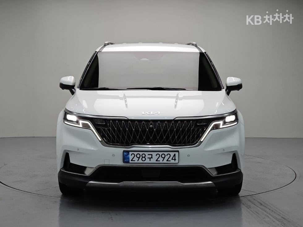 2023 Kia 4 photo