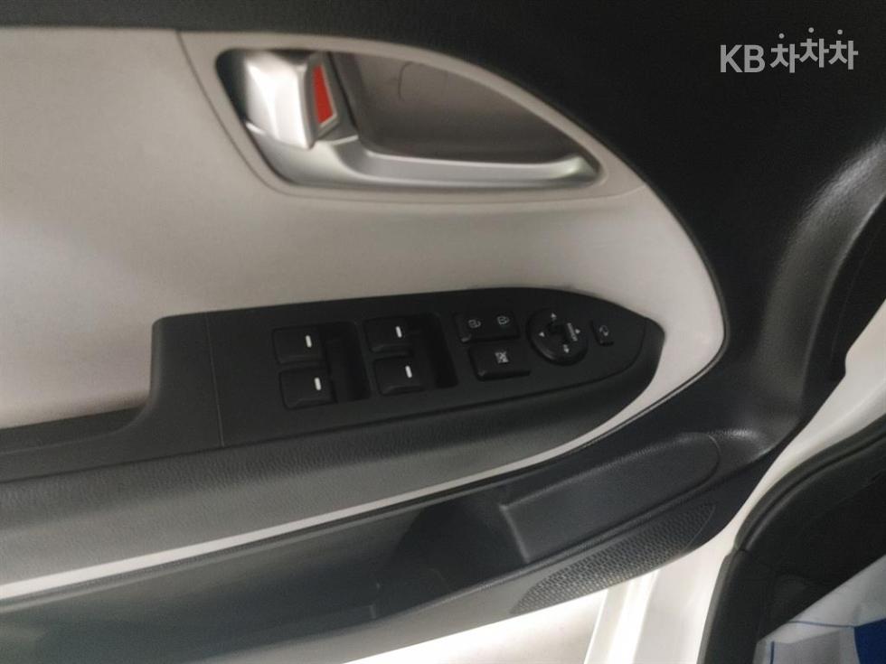2022 - kia ray