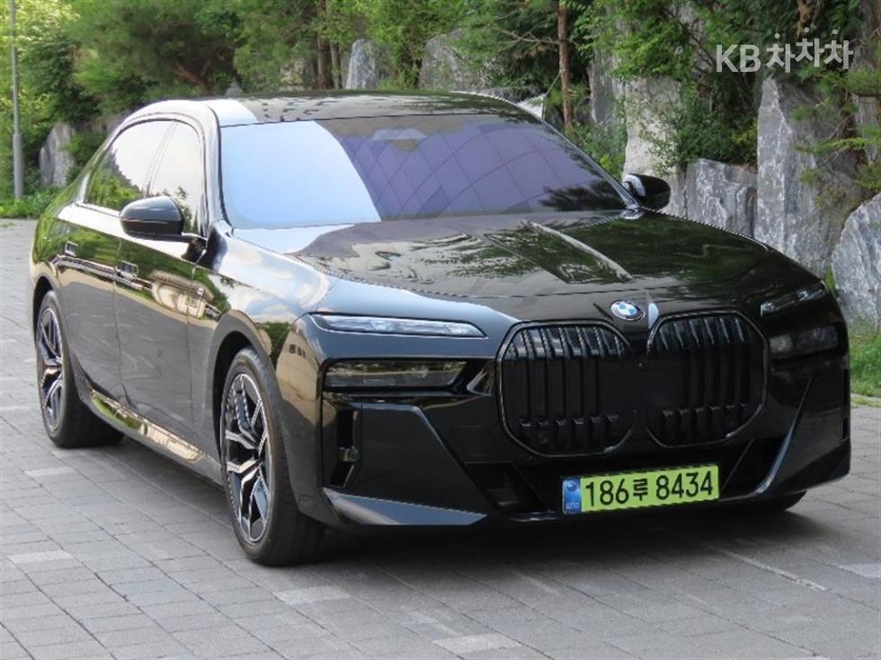BMW 7er — miniaturë 2