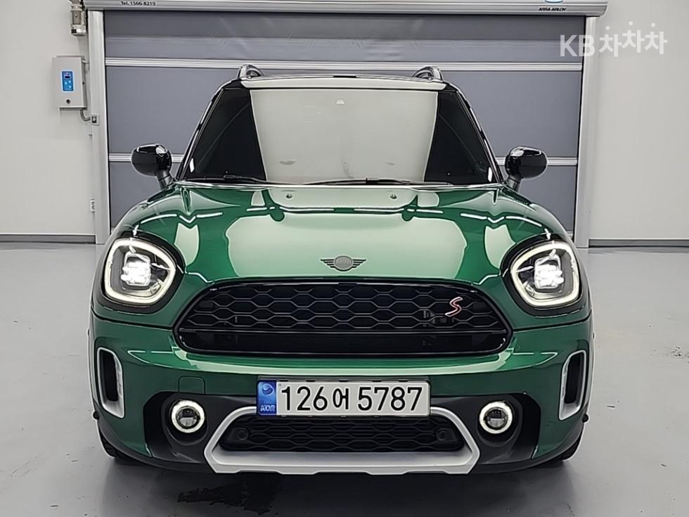 2022 MINI (F60) photo