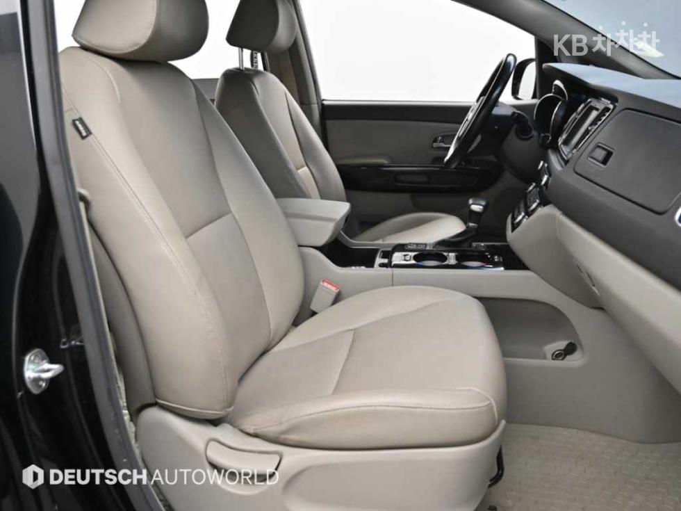 2017 - kia carnival