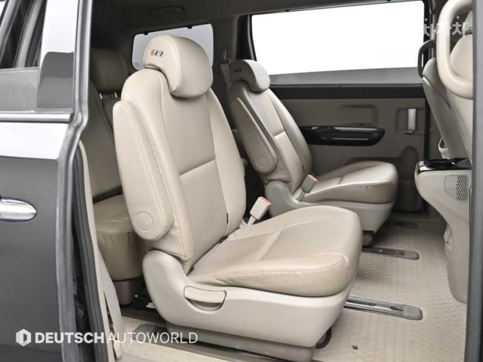 2017 - kia carnival
