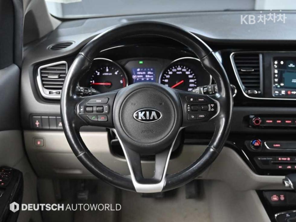 2017 - kia carnival