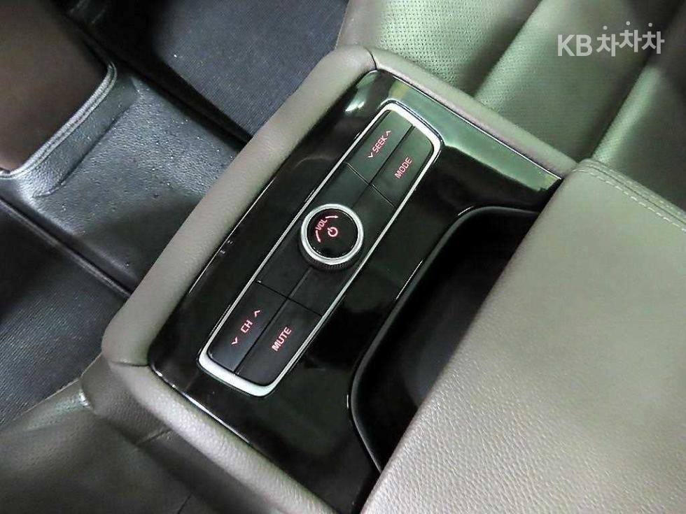 2017 - kia k7