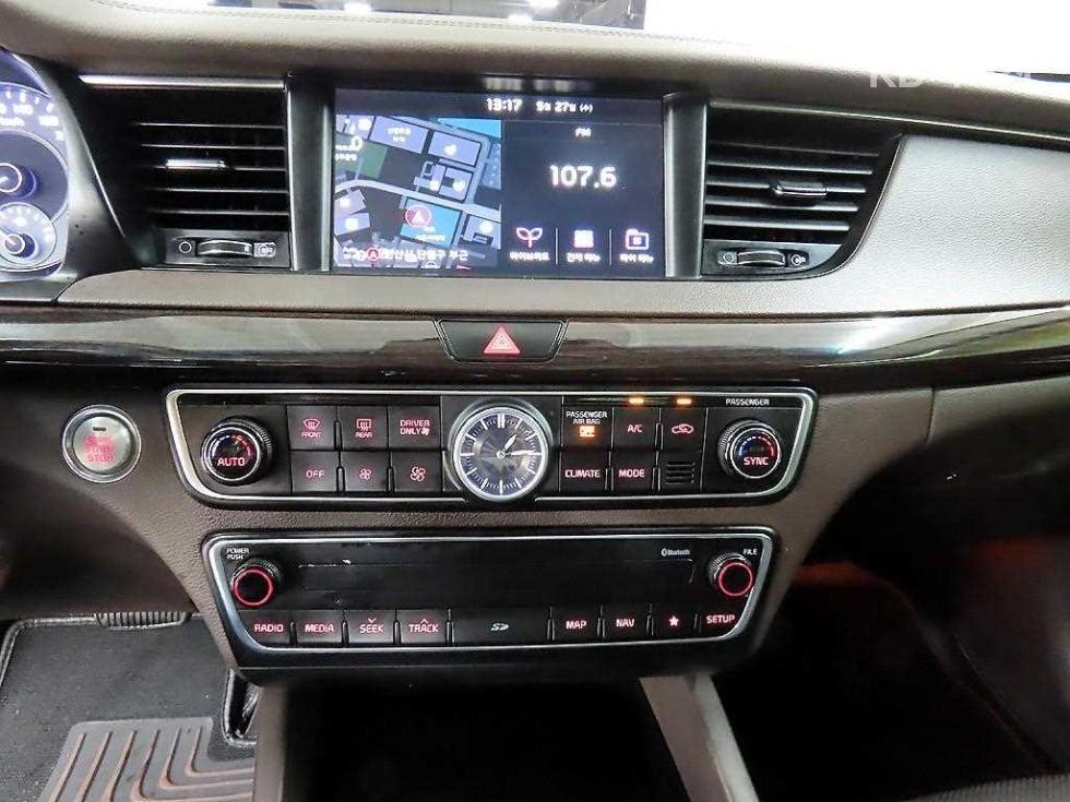 2017 - kia k7