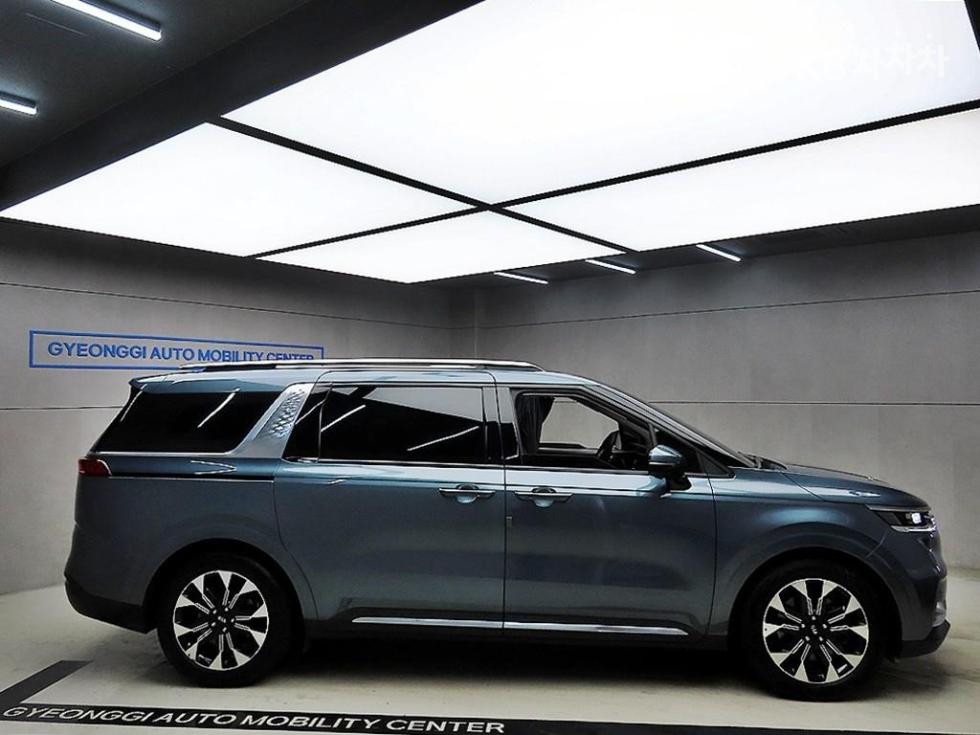 2021 - kia carnival