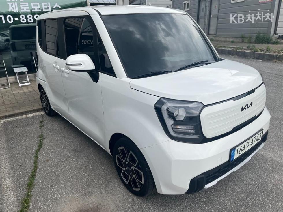 2023 - kia kia