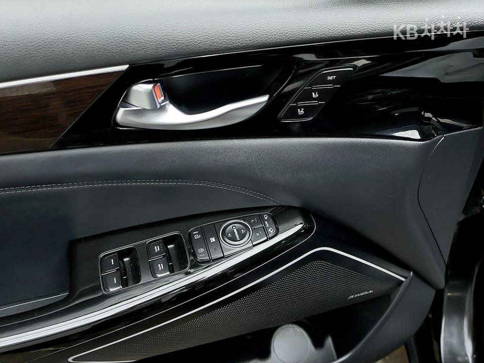 2017 - kia k7