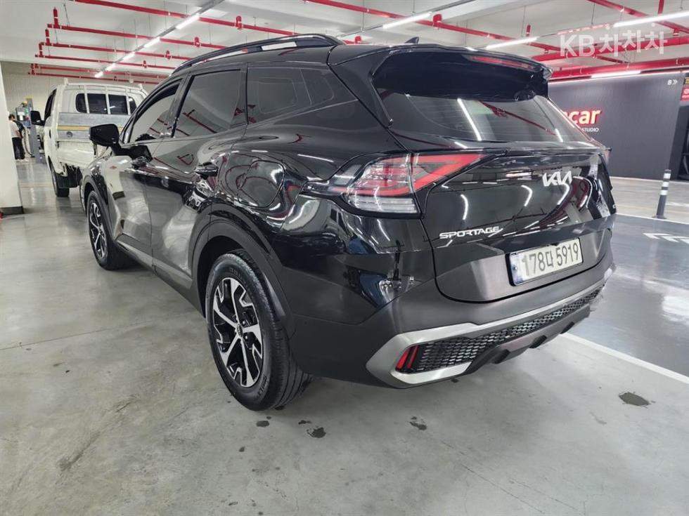 2023 - kia sportage