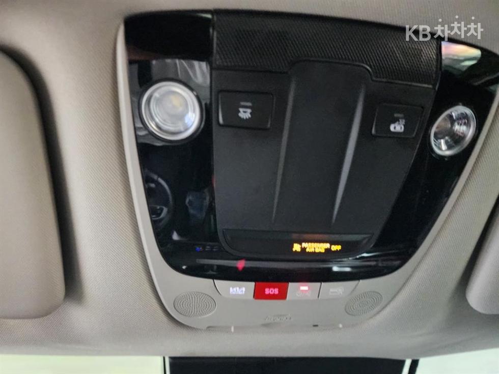 2023 - kia sportage