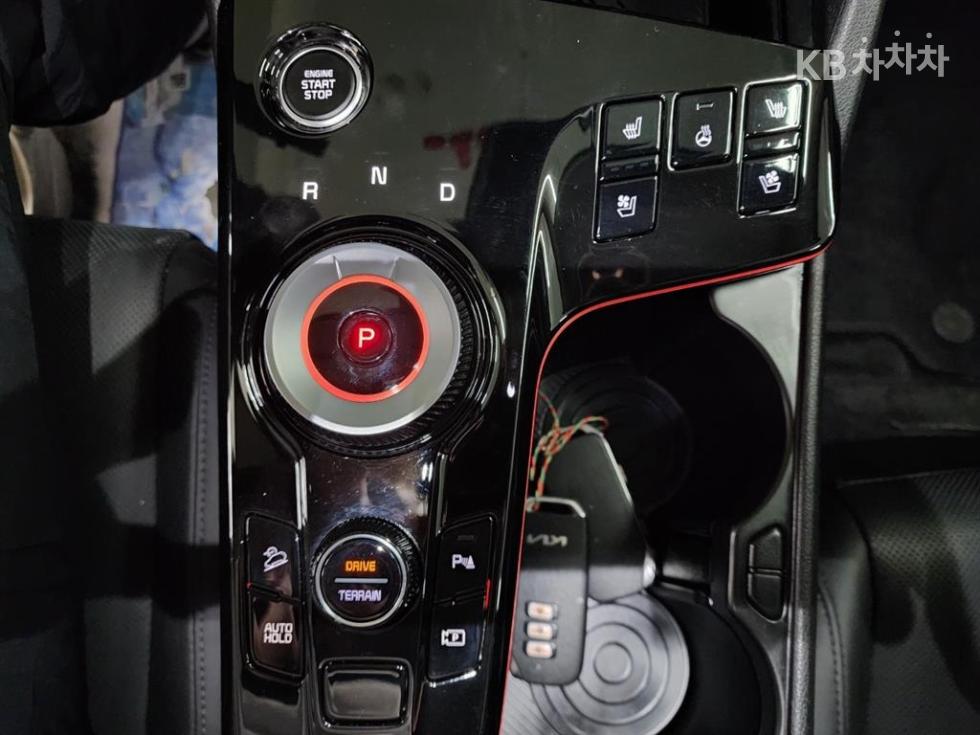 2023 - kia sportage