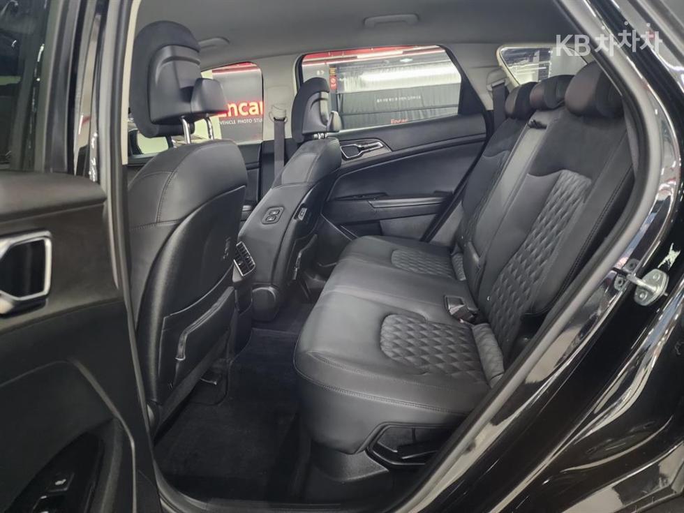 2023 - kia sportage