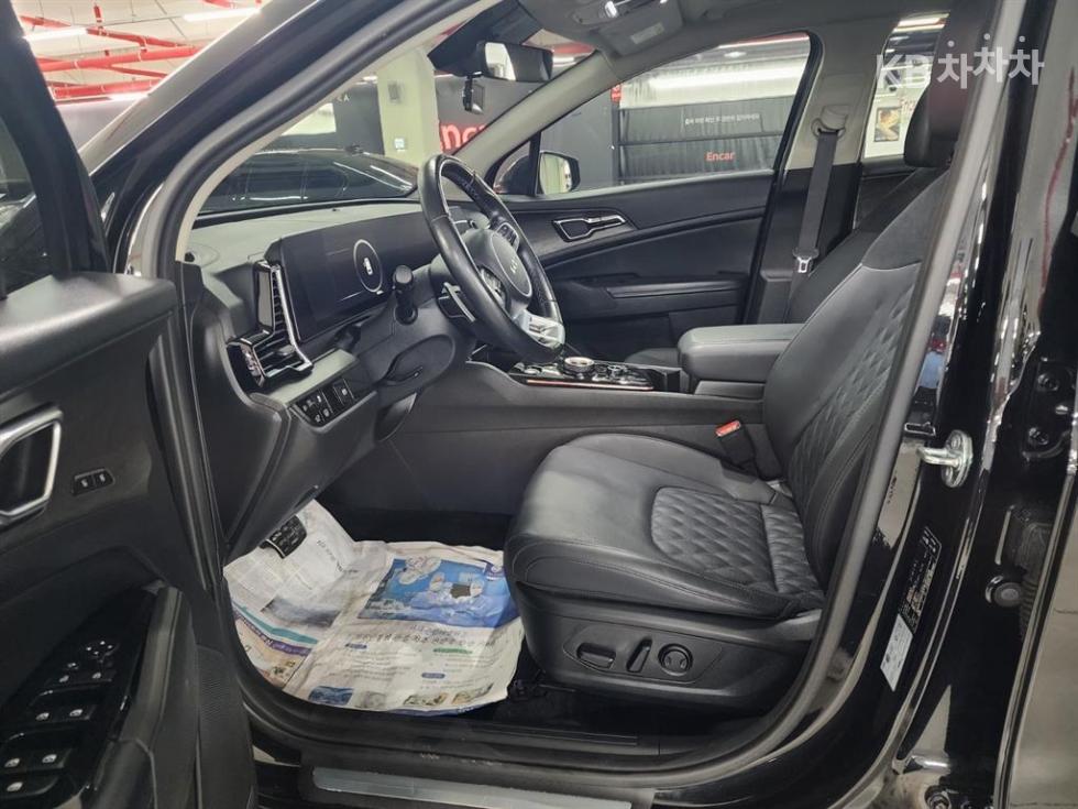 2023 - kia sportage