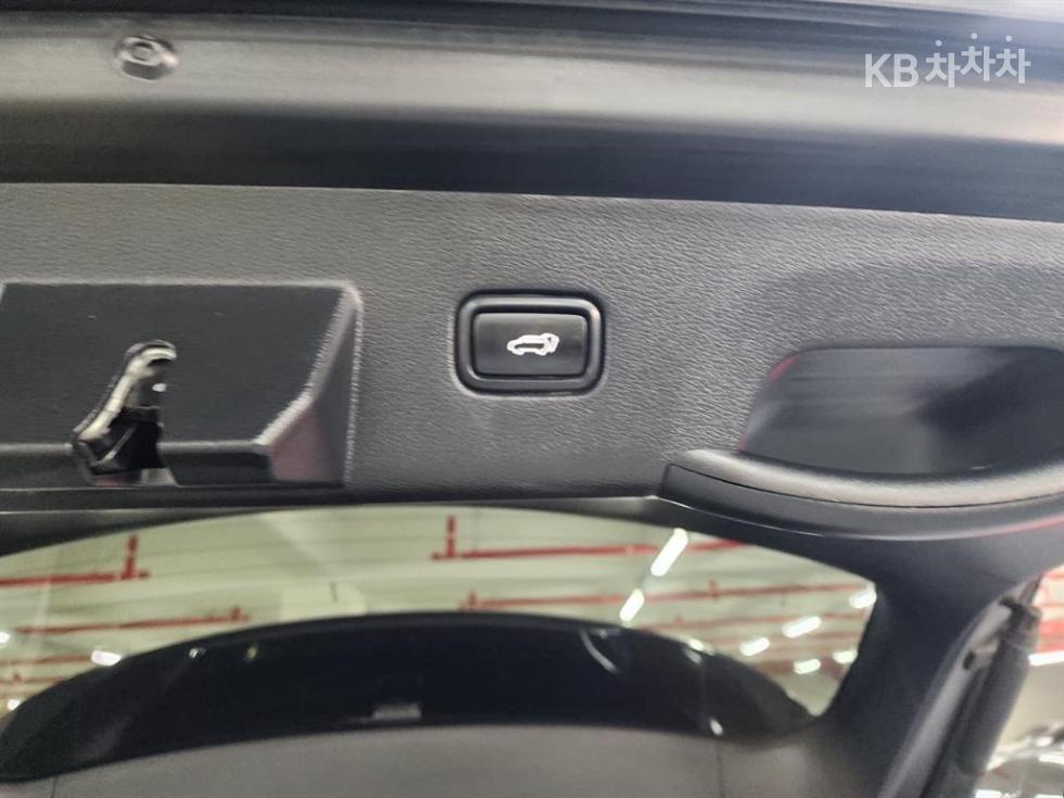 2023 - kia sportage