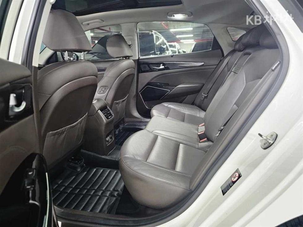 2017 - kia k7