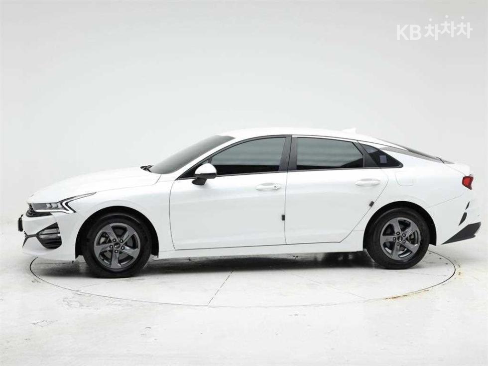 2021 - kia k5