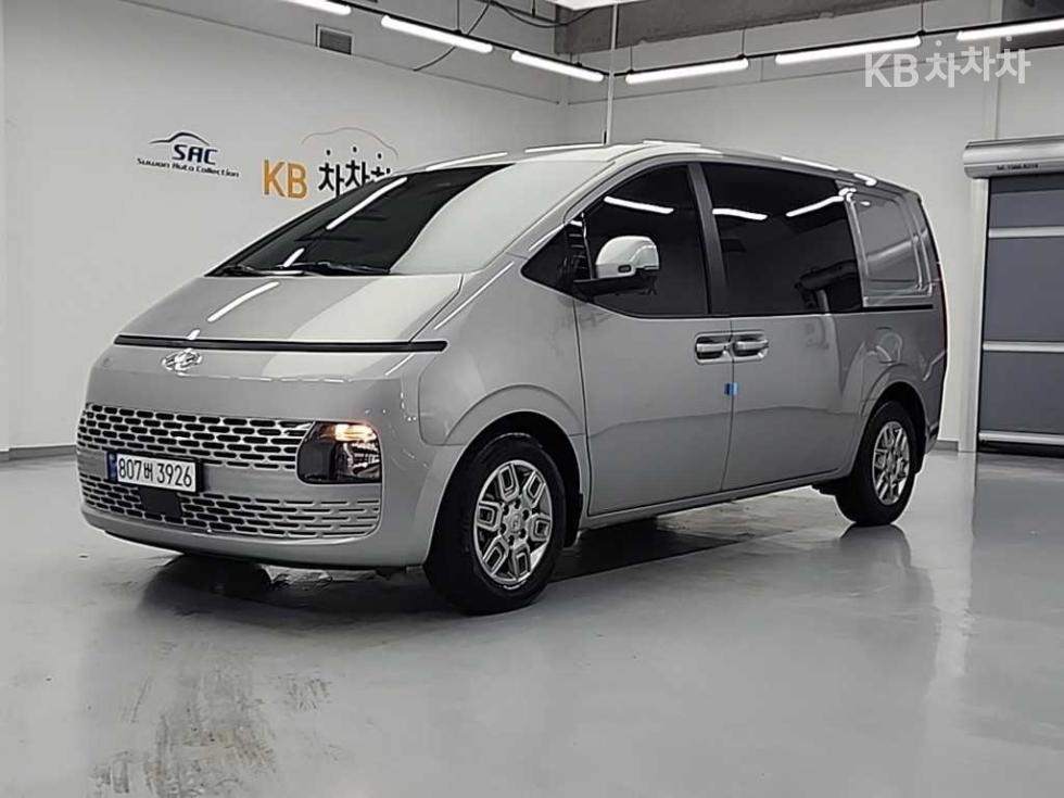 Hyundai Staria