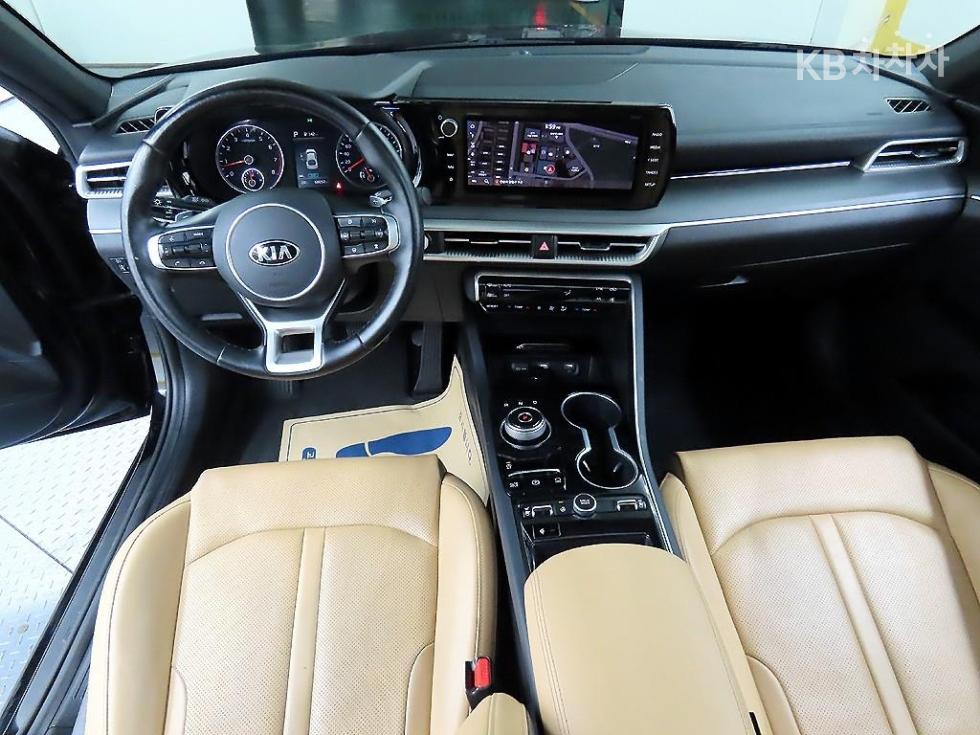 2021 - kia k5
