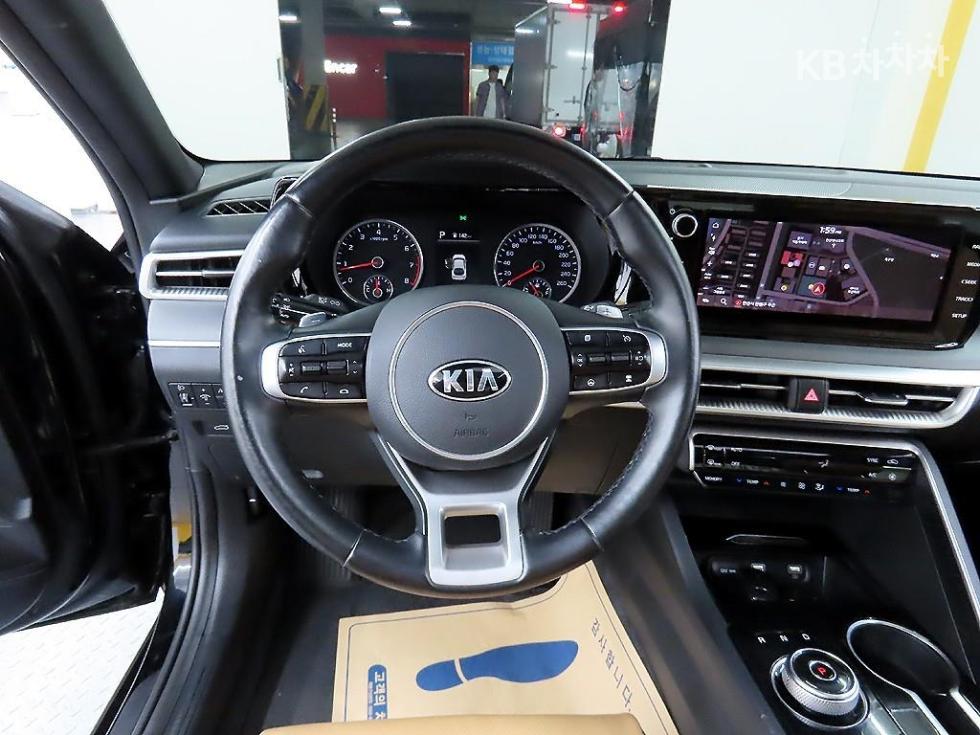 2021 - kia k5