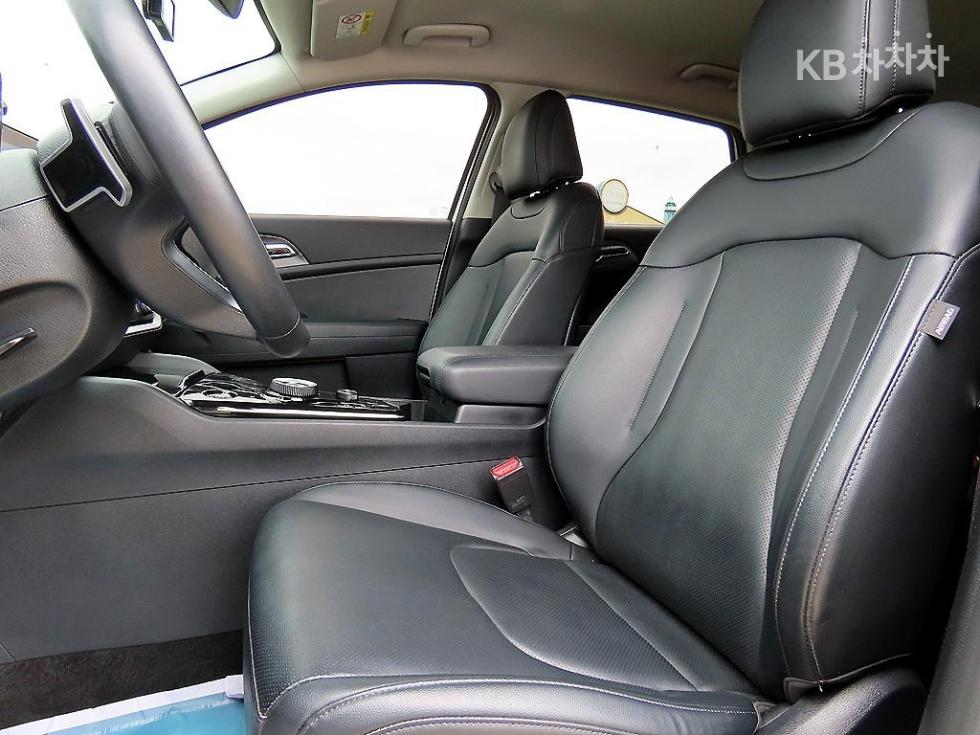2022 - kia sportage