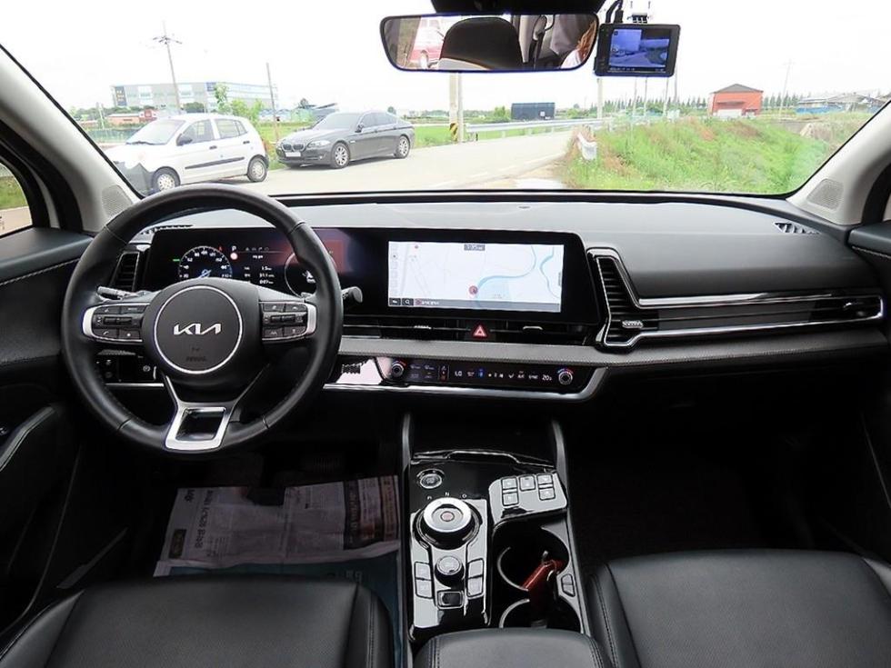 2022 - kia sportage