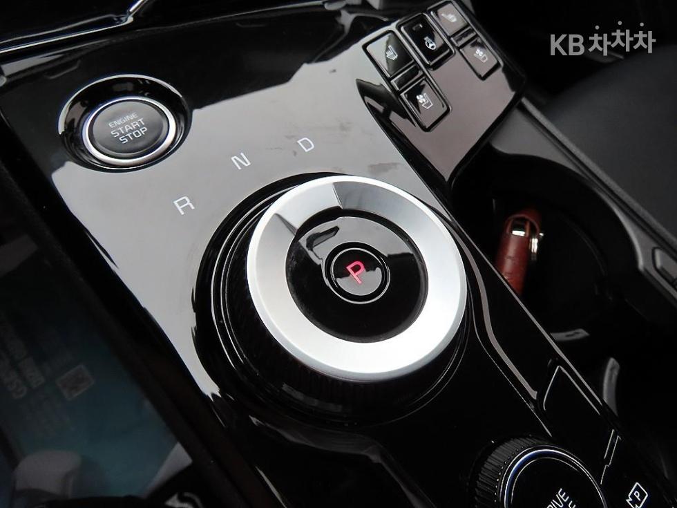 2022 - kia sportage