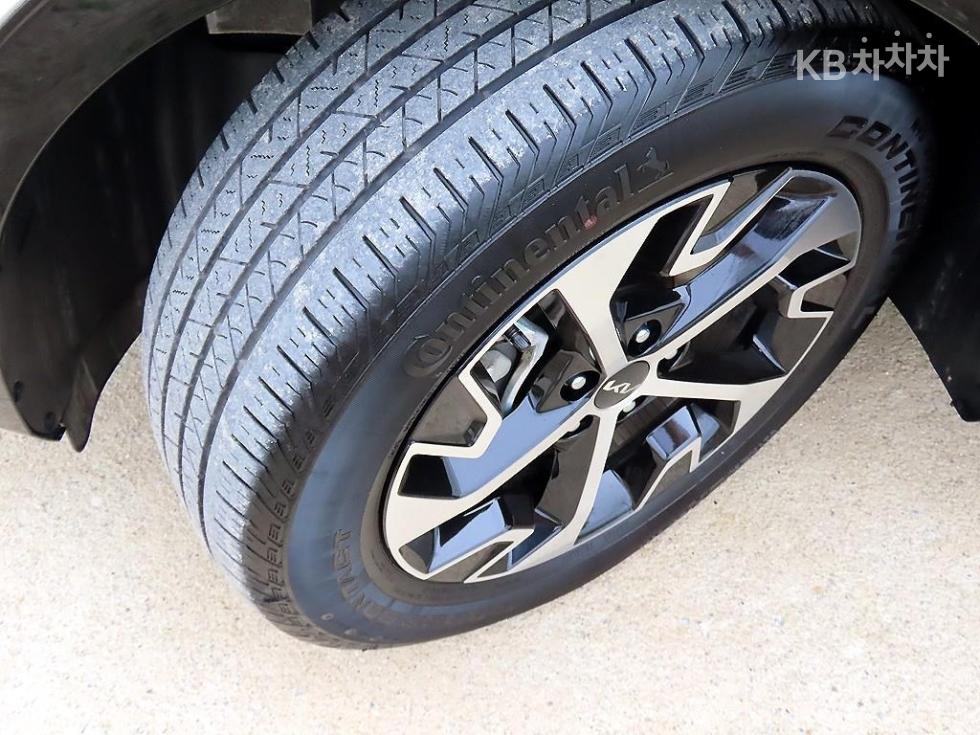 2022 - kia sportage