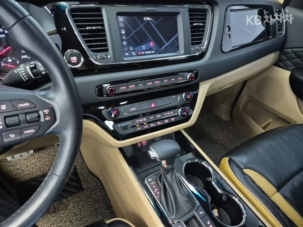 2019 - kia carnival