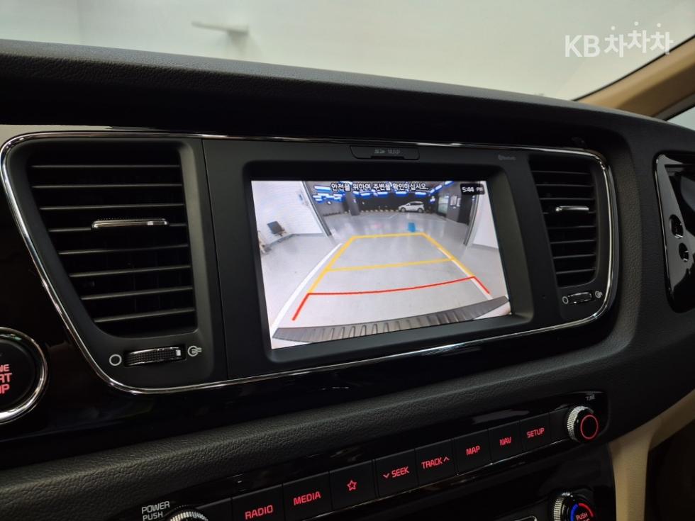 2019 - kia carnival