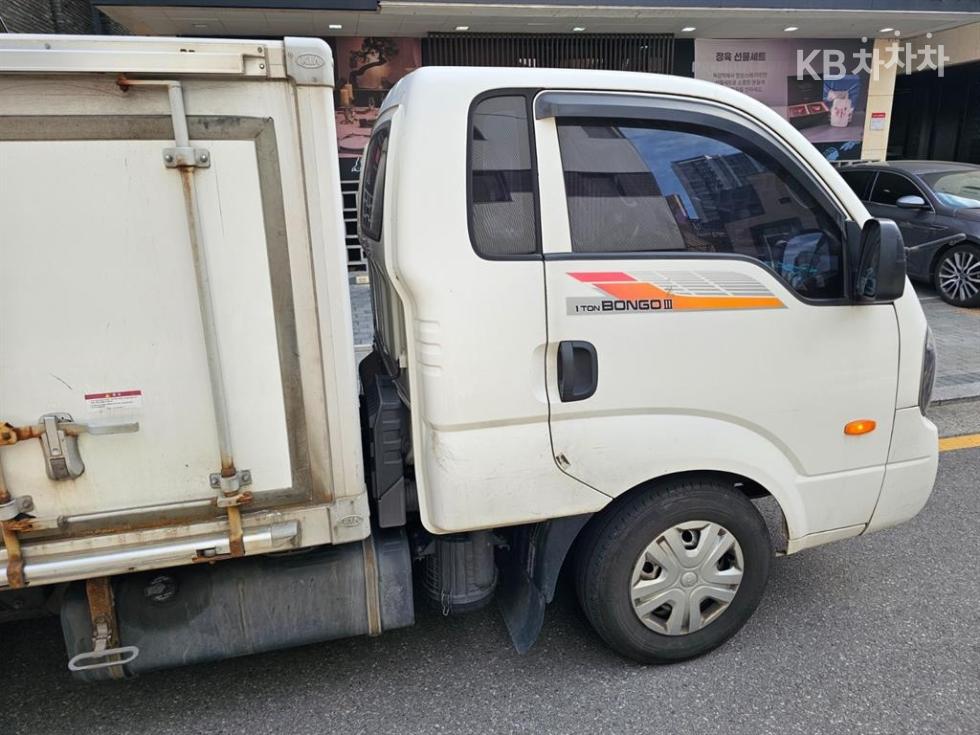 2019 - kia bongo iii