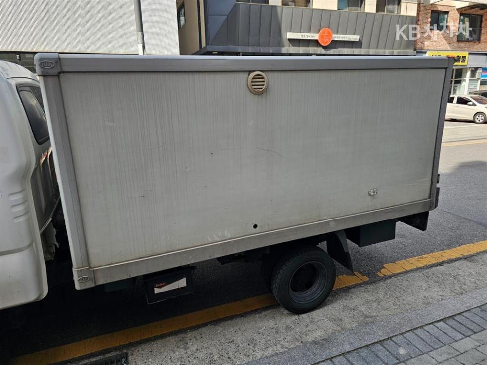 2019 - kia bongo iii