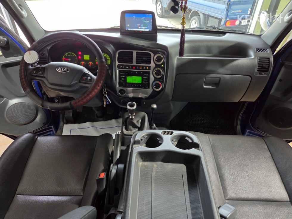 2016 - kia bongo iii
