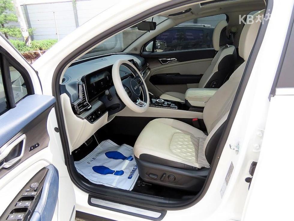 2022 - kia sportage