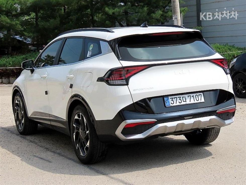 2022 - kia sportage