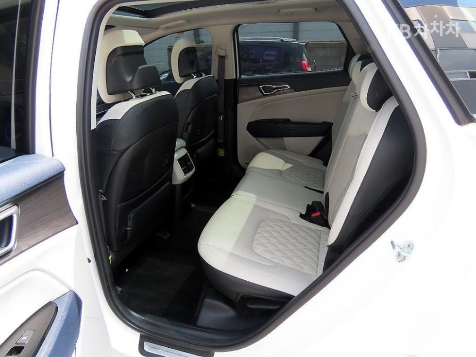 2022 - kia sportage