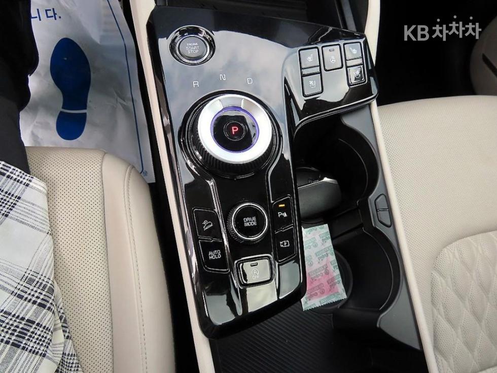 2022 - kia sportage
