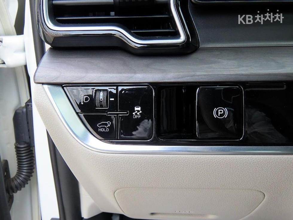2022 - kia sportage