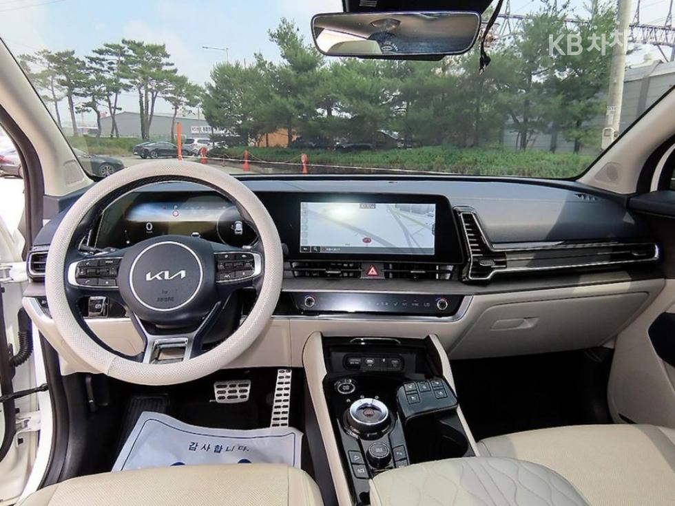 2022 - kia sportage
