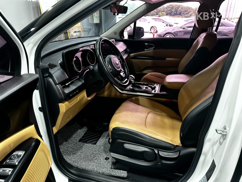2021 - kia carnival