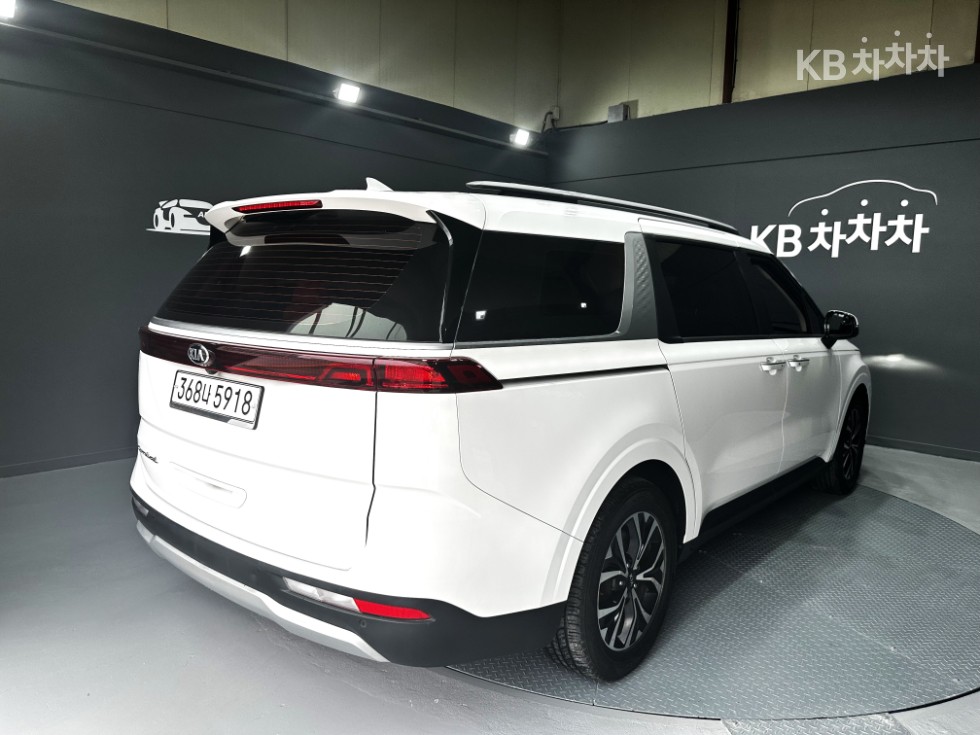 2021 - kia carnival