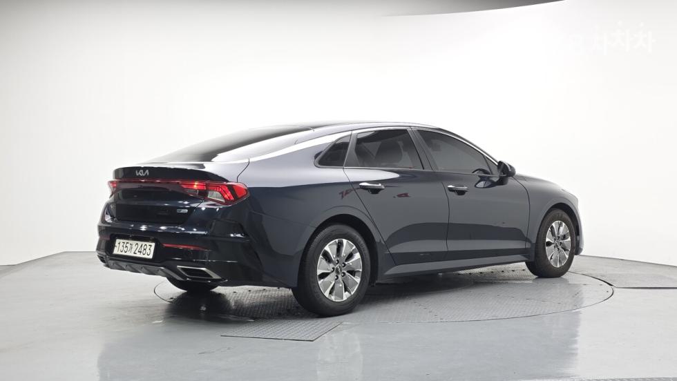 2022 - kia k5