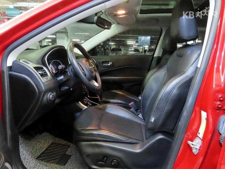Jeep Compass 2.4 AWD Longitude 7