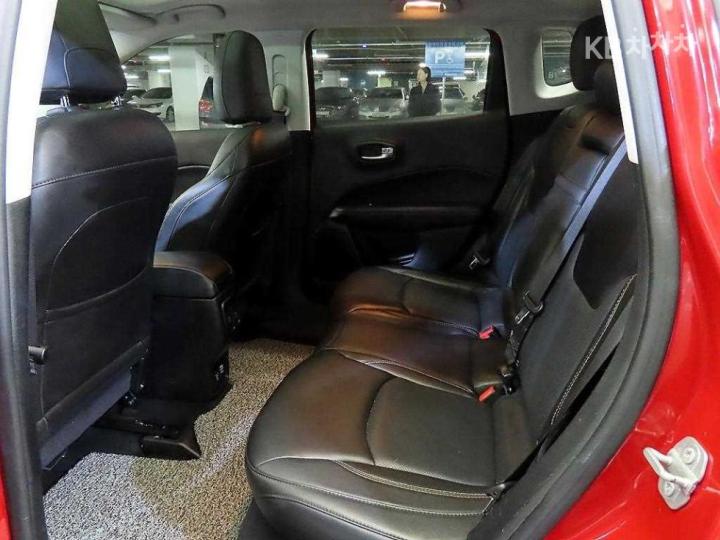 Jeep Compass 2.4 AWD Longitude 8