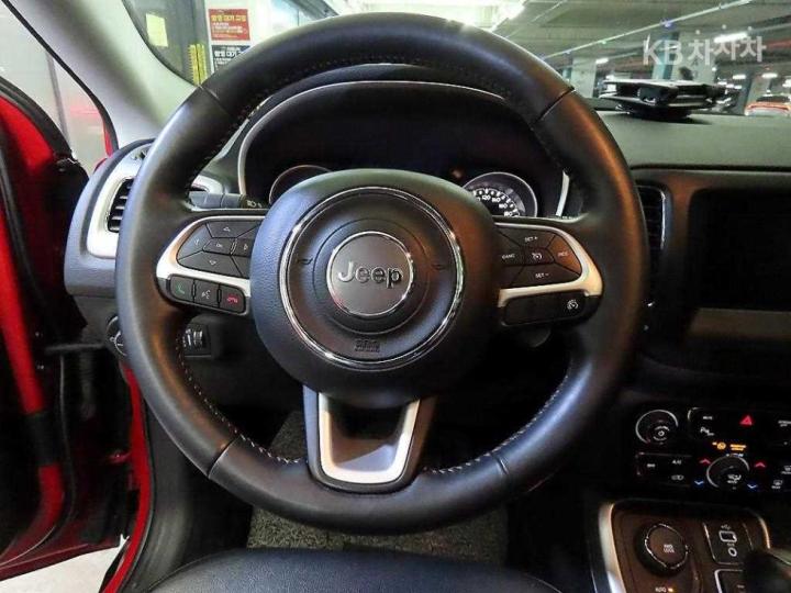 Jeep Compass 2.4 AWD Longitude 9