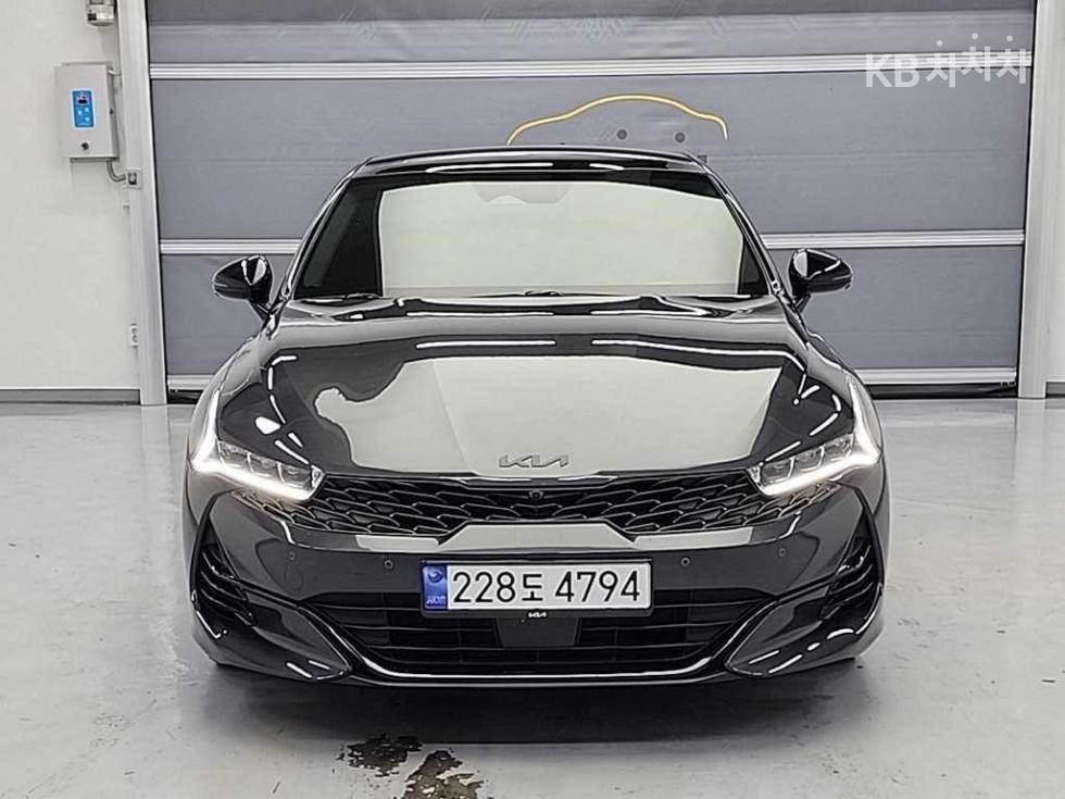 2022 - kia k5