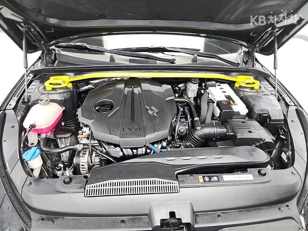 2022 - kia k5