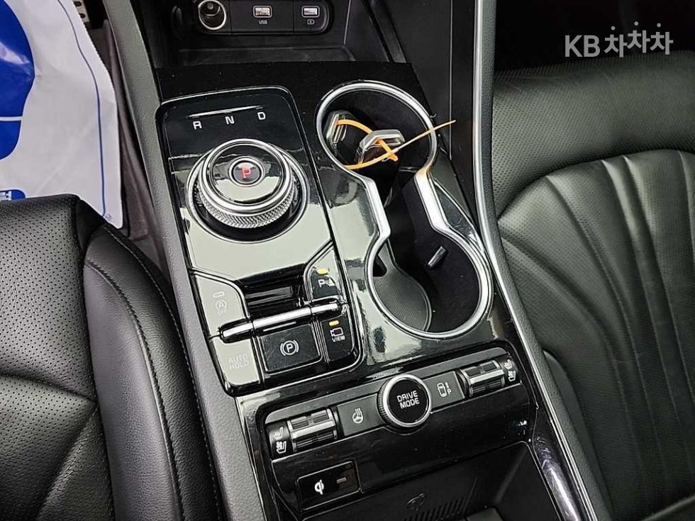 2022 - kia k5