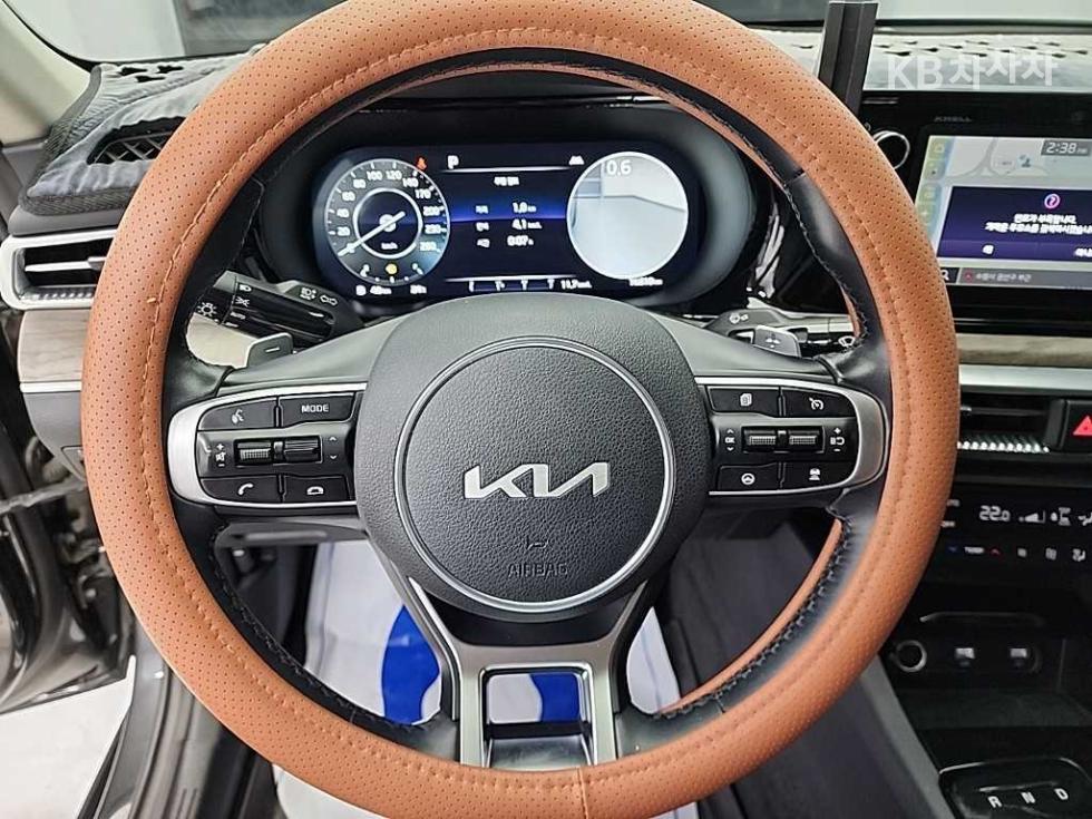 2022 - kia k5