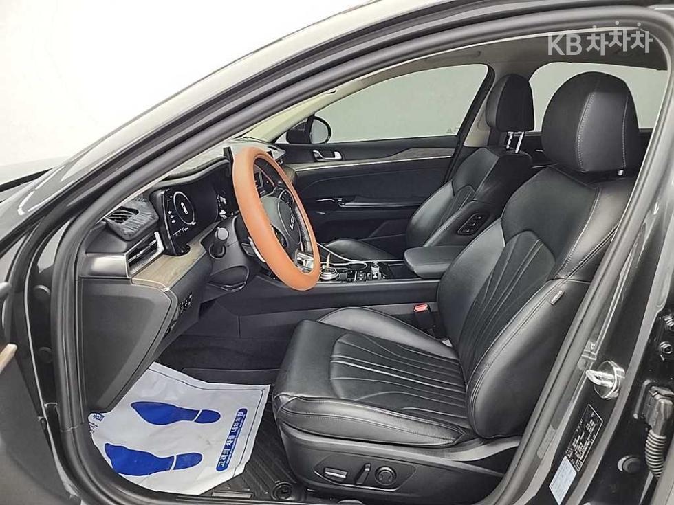 2022 - kia k5